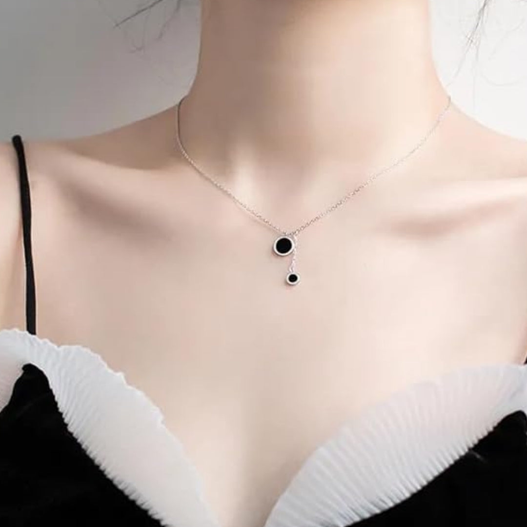 Double Black Stone Single Chain Pendant