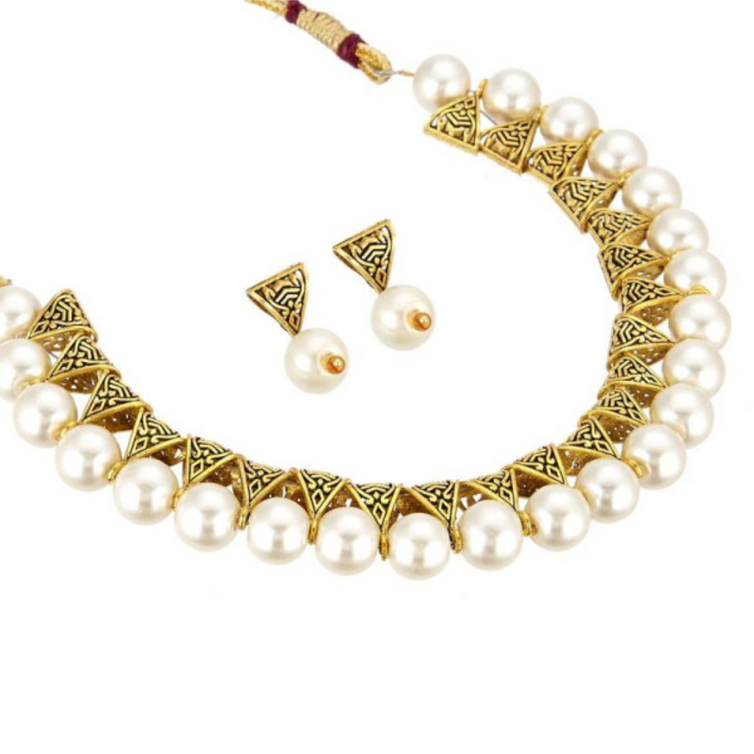 Elegant Brass Loop Golden Pearl Women's Necklace