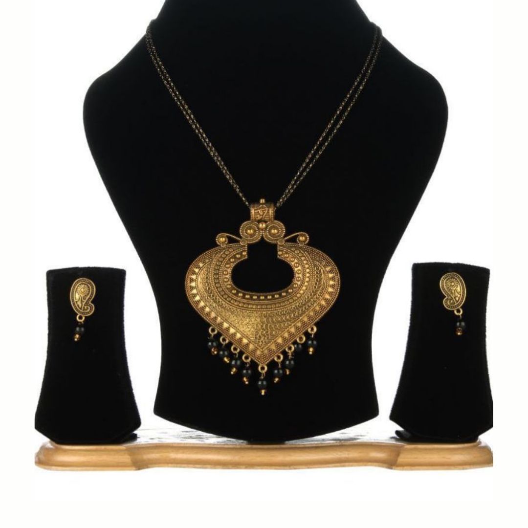 Curved Mangalsutra - A Modern Twist on Tradition