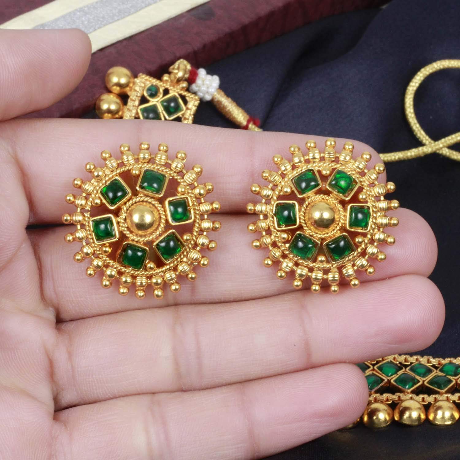 Traditional Green Kemp Stone Gold-Plated Necklace Set