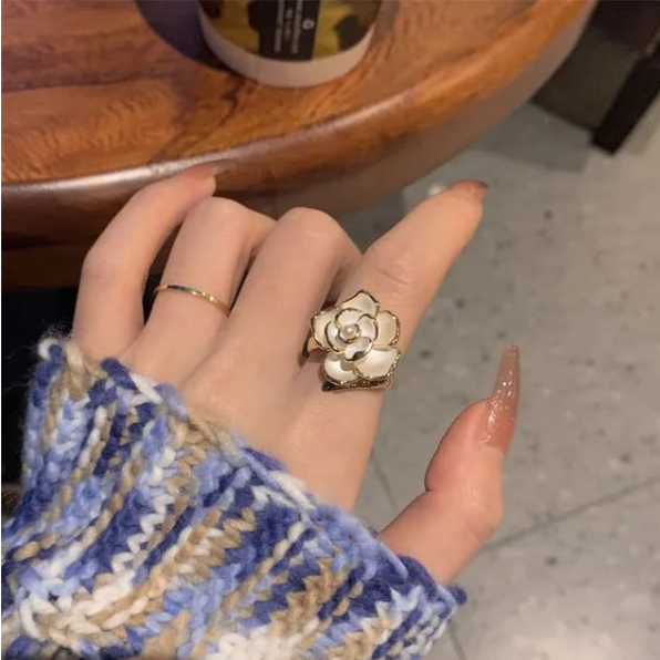 Premium Flower Shape Ring