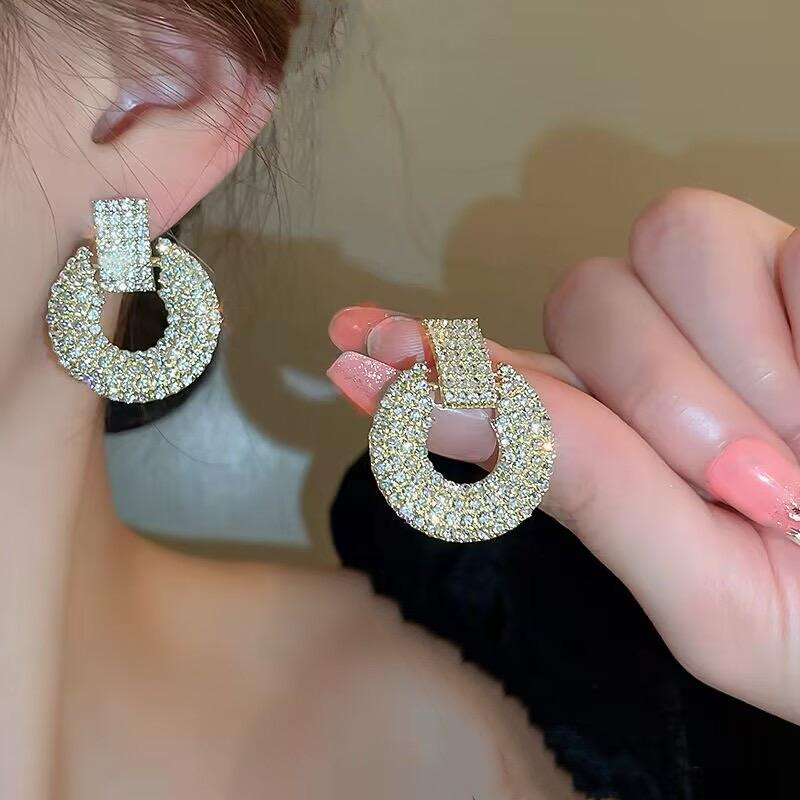 Luxury Sparkling Circle Stud Earrings