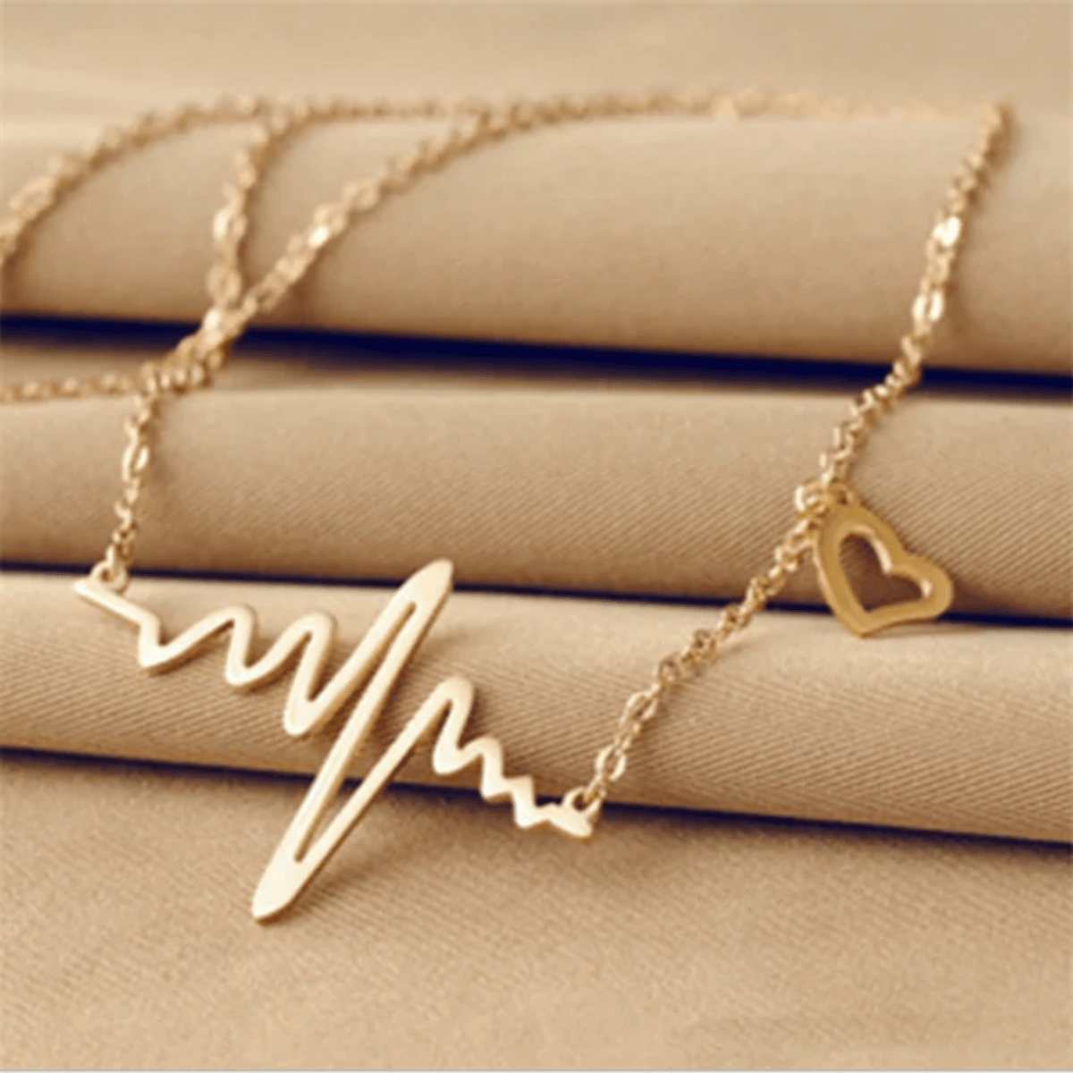 GOLD PLATED HEARTBEAT PENDANT