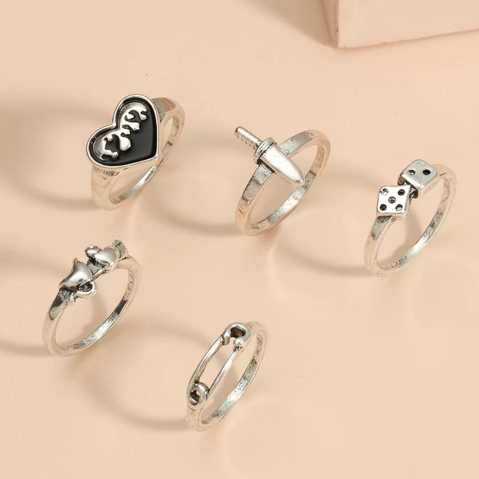 Fancy 5 piece Silver Stackable Ring Set for casual outfit