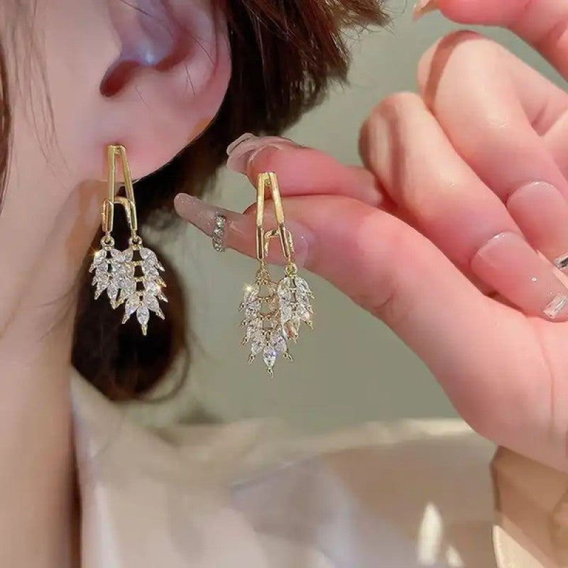 leaf shape crystal Korean earring